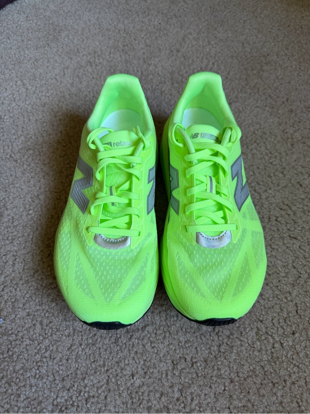 NEW BALANCE FUELCELL REBEL V5 SIZE US W9/ M7,5